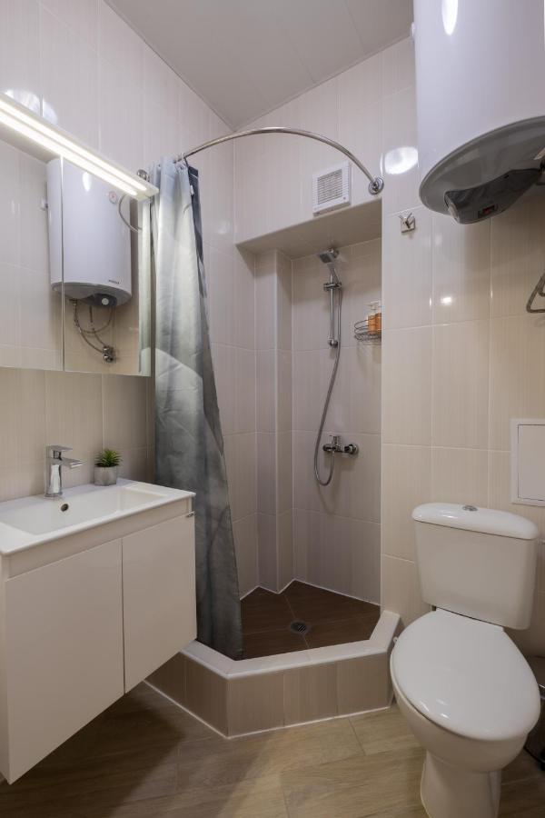 Ferienwohnung The Red Point Warna Exterior foto