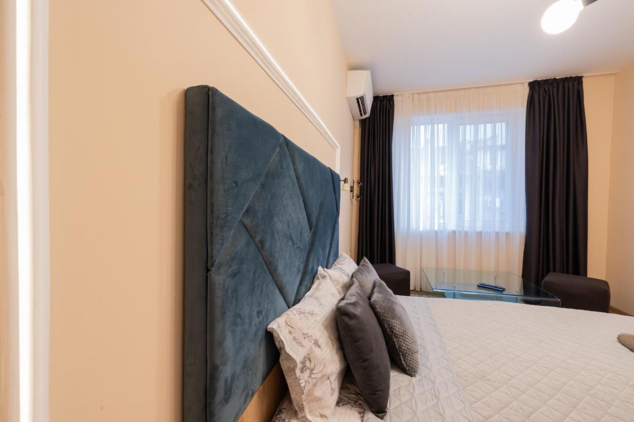 Ferienwohnung The Red Point Warna Exterior foto